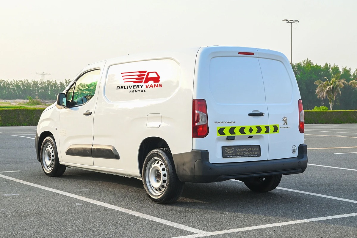 cargo van rental in dubai